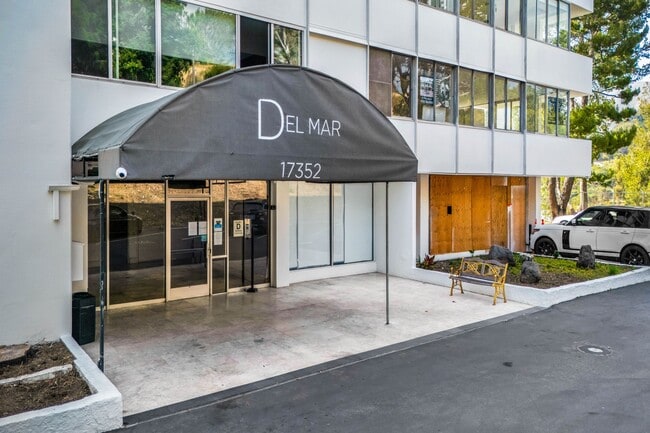 Building Photo - 17352 Sunset Blvd