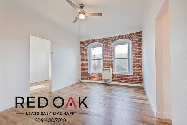 Primary Photo - 974 1/2 Gramercy Pl-405