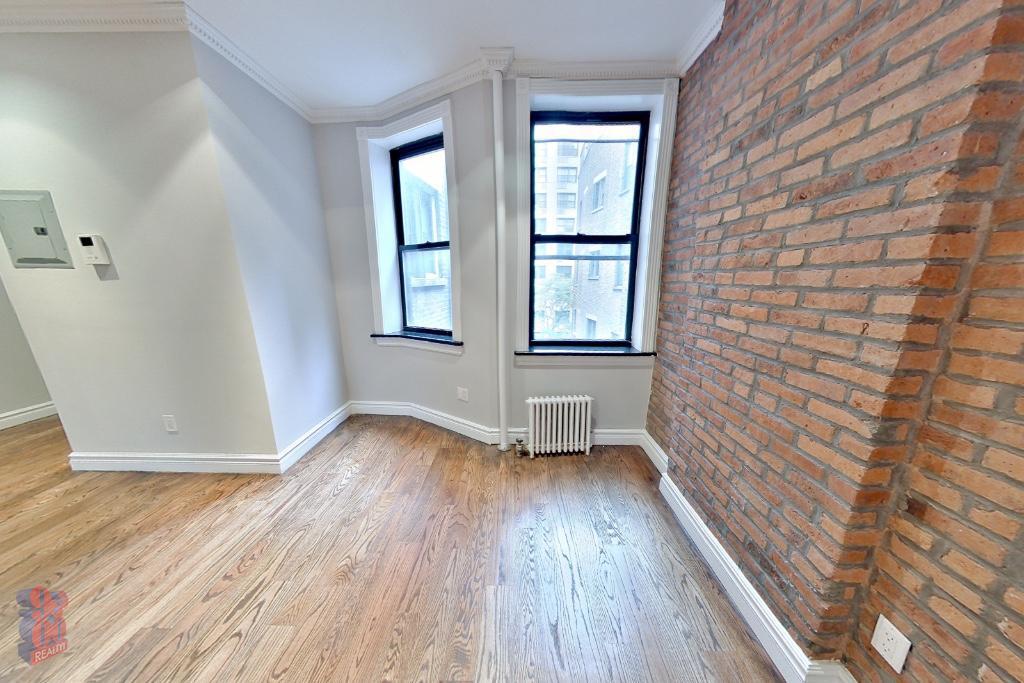 Building Photo - 330 E 35th St