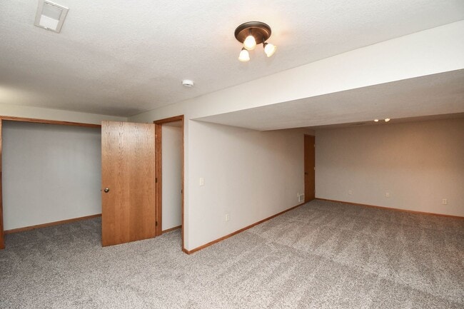 Building Photo - 5101 W Cushman St