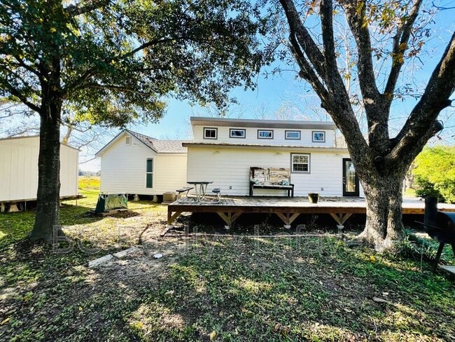 Building Photo - 227 Paul Molbert Rd