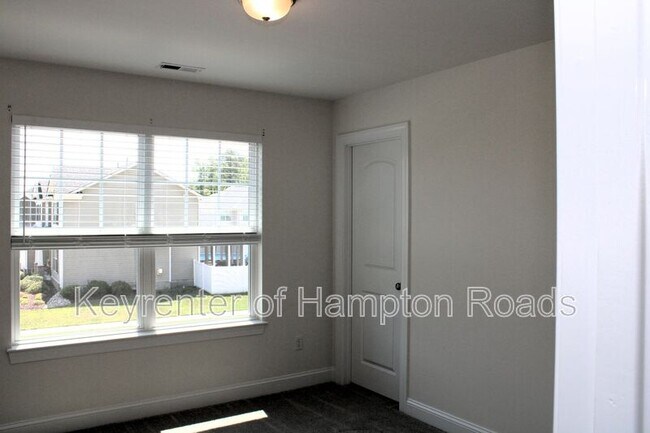 Building Photo - 1016 Beachstone Quay