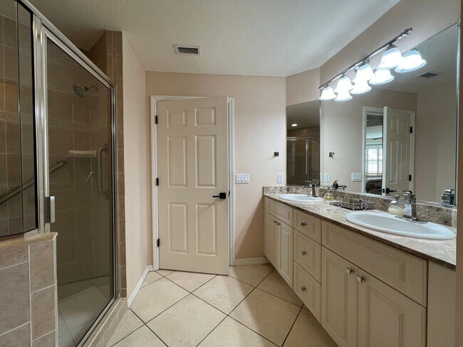 Building Photo - Furnished/Short Term Rental ** Available 5/1/26 ** 3 Bed/2 Bath Condo ** Punta Gorda ** $2,750/mo...