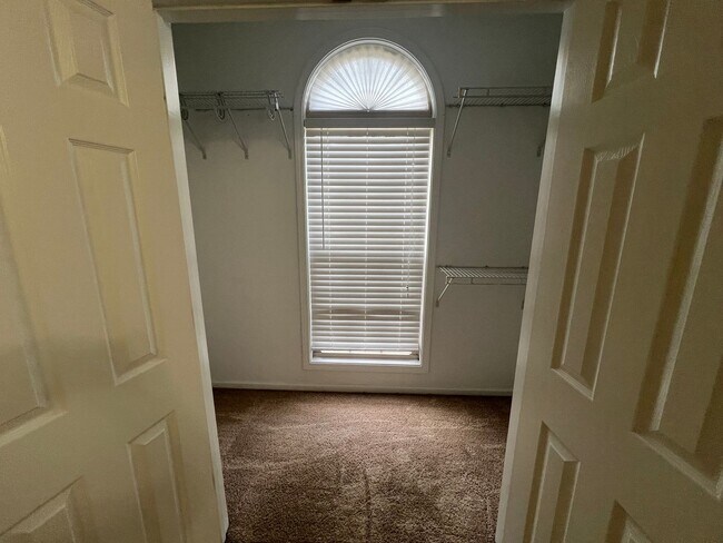 Building Photo - 3 bedroom 2 bathroom duplex in Covington V...