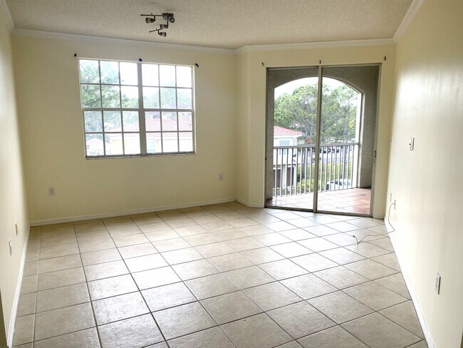 Building Photo - 5551 Bentgrass Dr