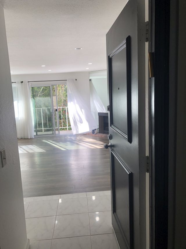 Building Photo - 1515 S Beverly Dr