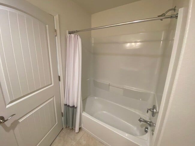 Building Photo - SUNNYVALE - executive townhome with amazin...