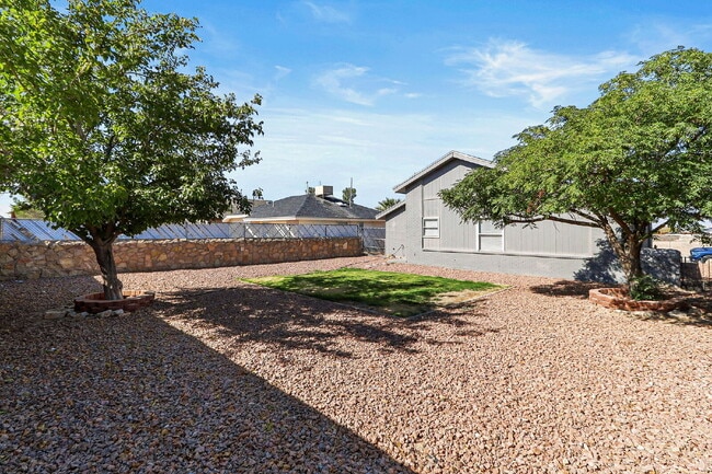Building Photo - 3 bedroom 2 bathroom house in Horizon.