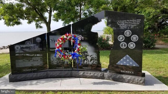 Building Photo - 421 Concord St