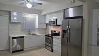 Building Photo - 260 SW 31st Ct
