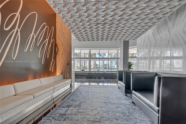 Building Photo - 335 S Biscayne Blvd