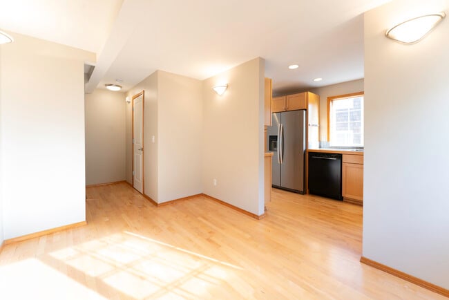 Building Photo - 1625 S Weller St