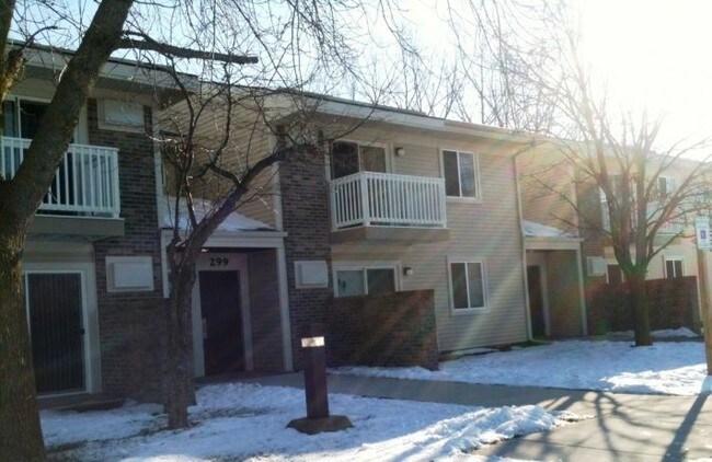 Primary Photo - Harbor Villa Apartments