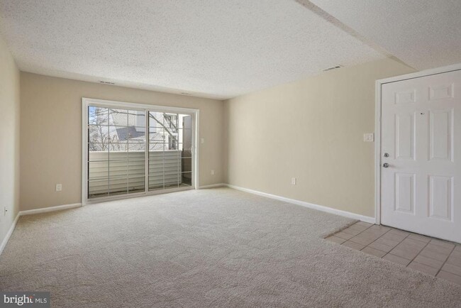 Building Photo - 1601 Carriage House Terrace