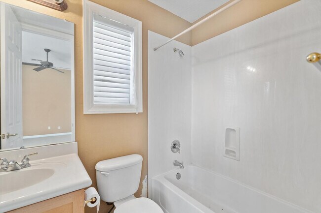 Building Photo - 4136 E Pullman Rd