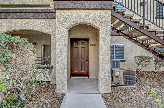 Building Photo - 2291 W Horizon Ridge Pkwy