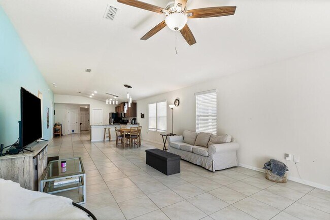 Building Photo - 86186 Mainline Rd