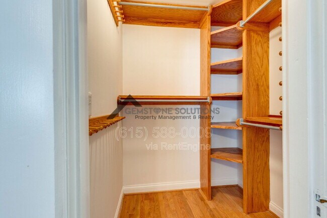 Building Photo - 502 32nd Ave S