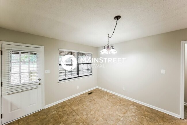 Building Photo - 3 Bedroom Pet-Friendly Home in HUEYTOWN, AL with Main Street Renewal
