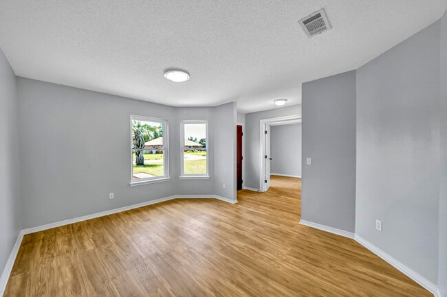 Building Photo - 7216 Antoinette Cir