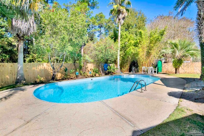 Building Photo - 10578 Fair Pine Dr