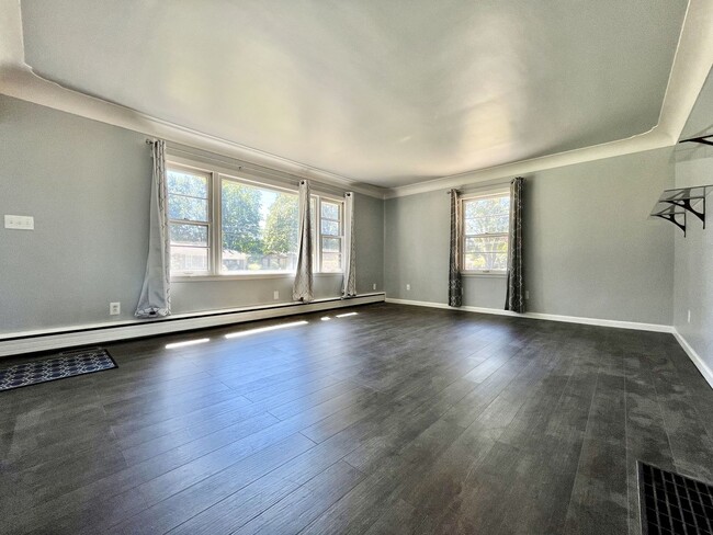 Building Photo - Four Bedroom Home in Grandville