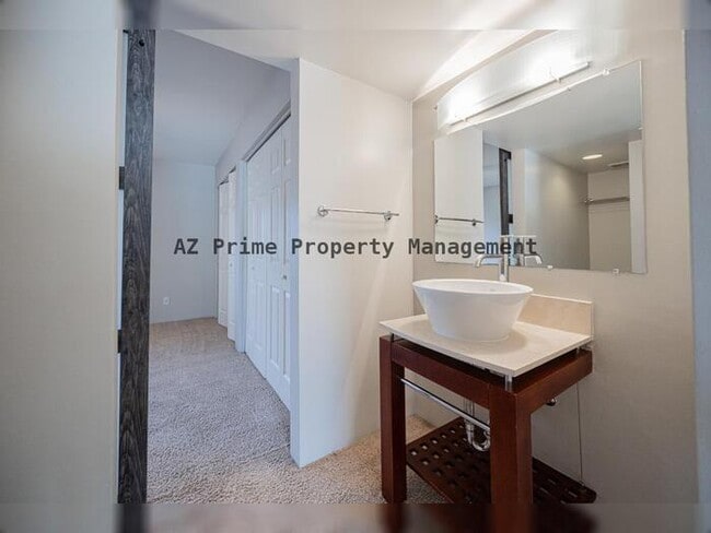 Building Photo - 4922 N 42nd Way