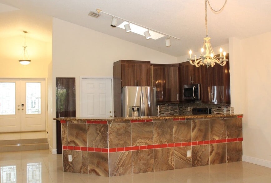 Building Photo - 7705 Forest Green Ln