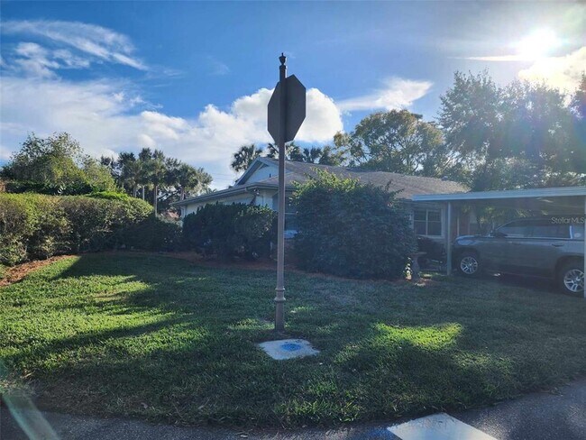 Building Photo - 1102 Halton Ct