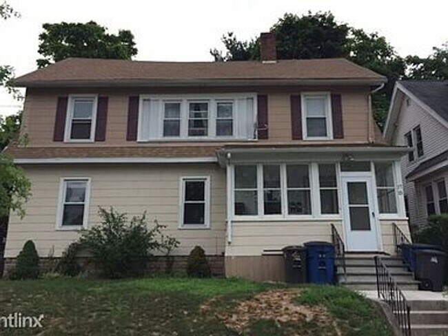 Building Photo - 15-17 Osborn Ave