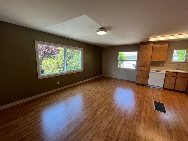 Building Photo - 1Bd/1Ba Home in the West Slope Neighborhoo...