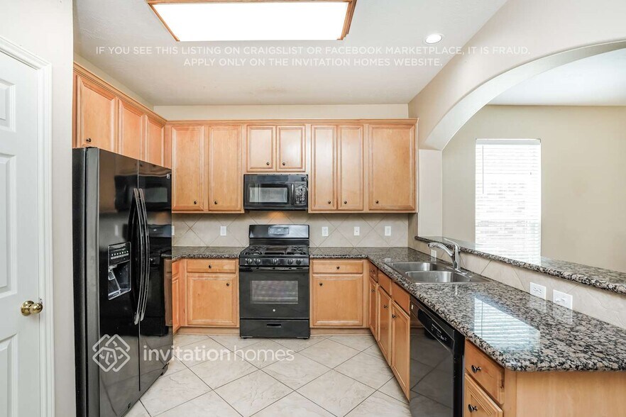 Building Photo - 16614 Greenbriar Point Ln