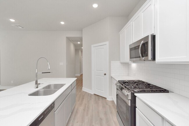 Building Photo - 7310 Coconut Bay Dr