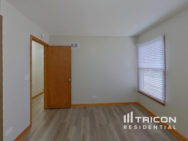 Building Photo - 1401 S Parkview Terrace