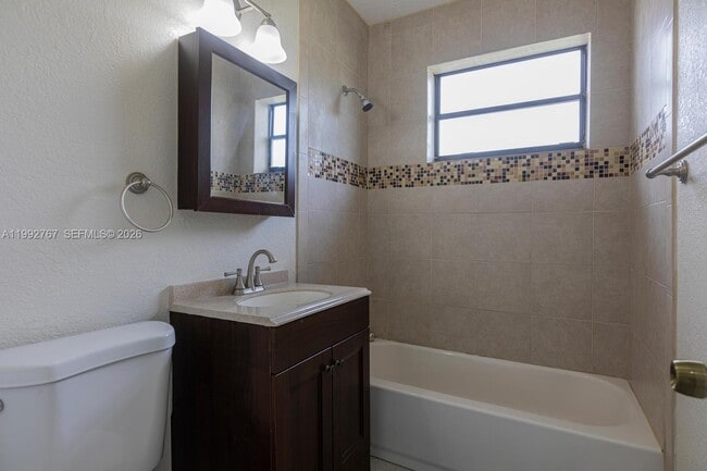 Building Photo - 9750 Jamaica Dr