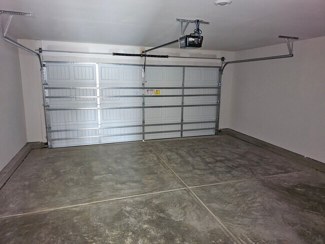 Building Photo - Brand New 3BR Home Minutes from the Airport