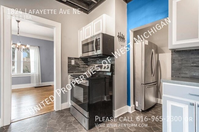 Building Photo - Available Now | Recently Renovated 3 Bedro...