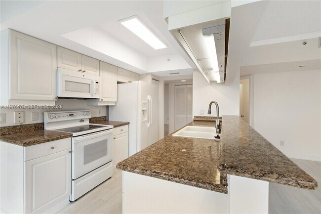 Building Photo - 21205 NE 37th Ave