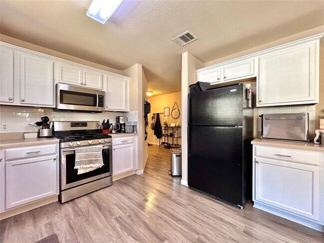 Building Photo - 2707 Amberglow Ct
