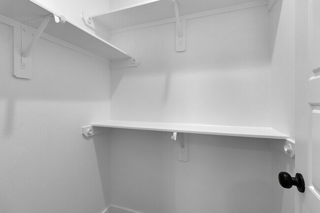 Building Photo - 104 Runnels St