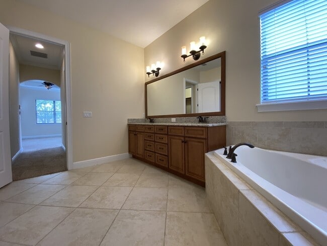 Building Photo - 12531 Montalcino Cir