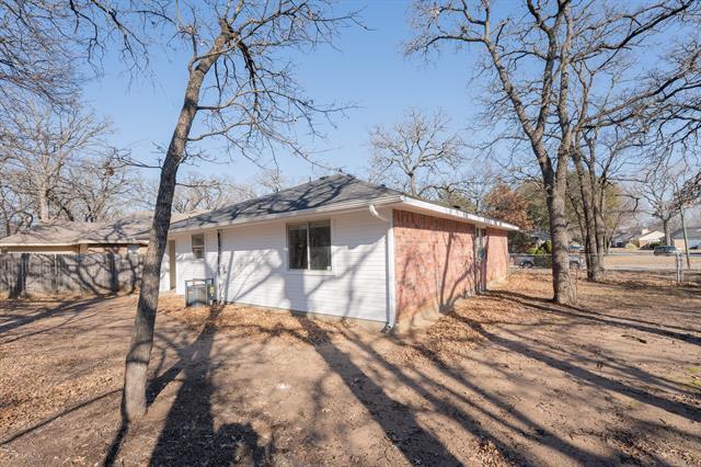 Building Photo - 1415 Amity Ln