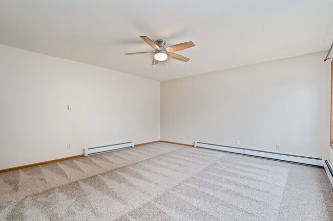 Building Photo - 4560 Larkbunting Dr