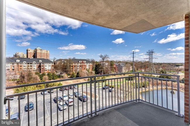 Building Photo - 11800 Sunset Hills Rd