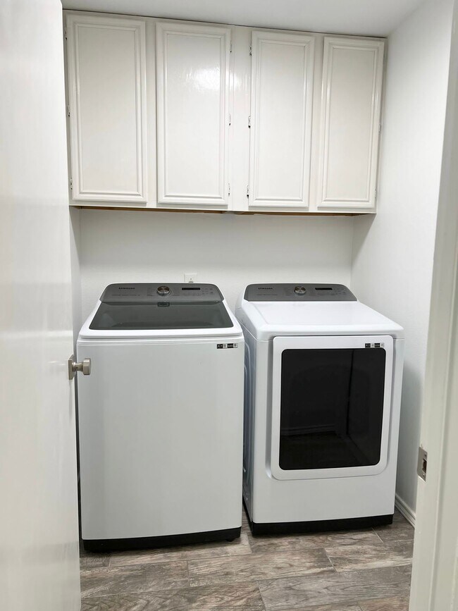 Building Photo - 15334 Barataria Dr