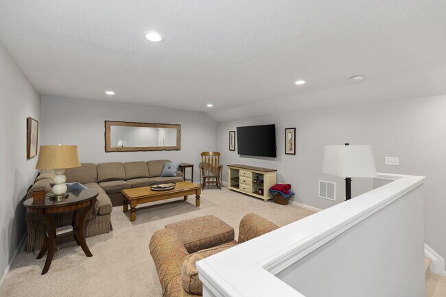 Building Photo - 402 Henstride Ct