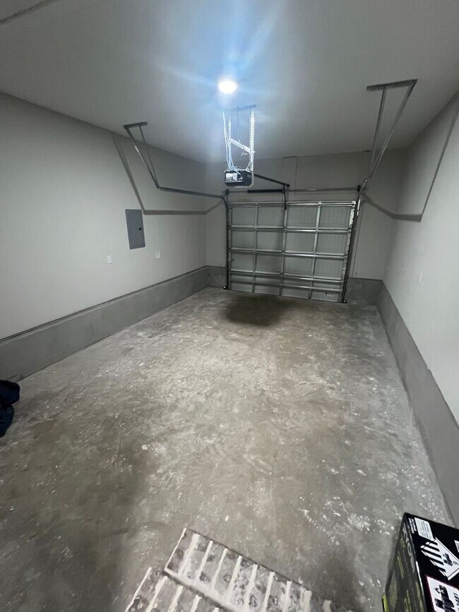 Building Photo - 4417 Oak Ln