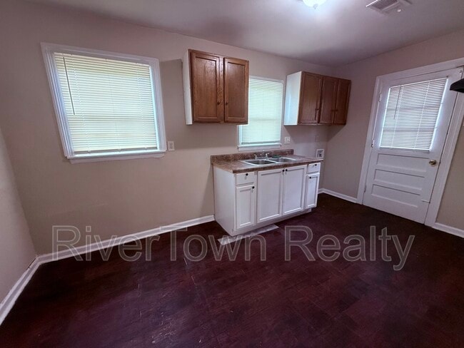 Building Photo - 3530 Venable Rd