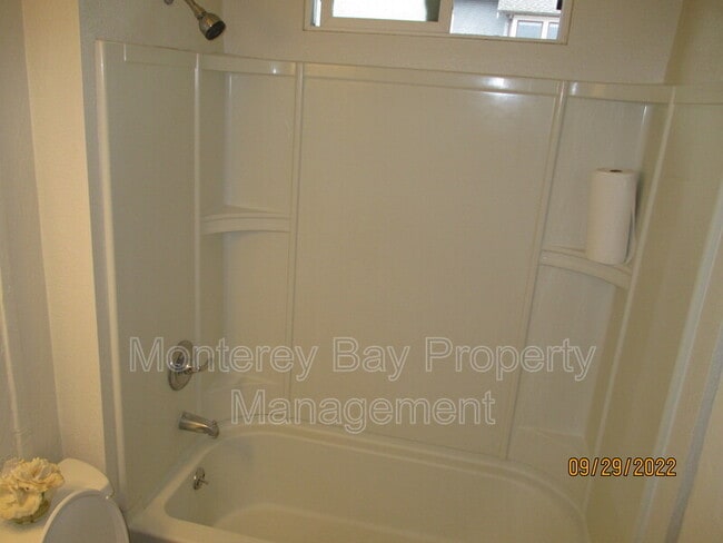 Building Photo - 391 Prescott Ave