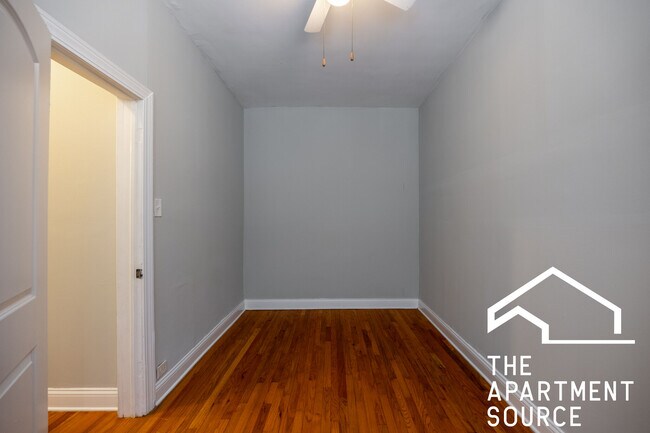 Building Photo - 4614 N Paulina St